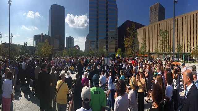 Hundreds gather for &#39;Prayer for Peace&#39; in downtown St. Louis - 0