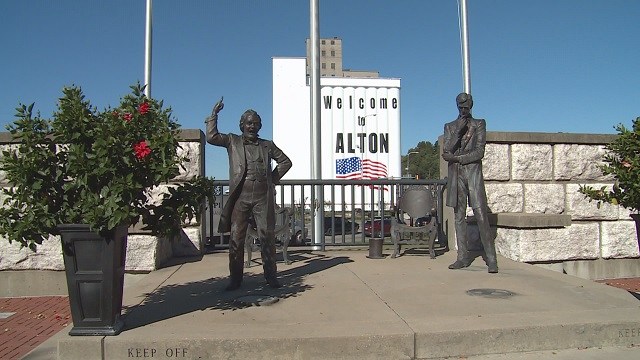 Lincoln-Douglas 1858 debate in Alton compared to upcoming 2016 d - KMOV.com