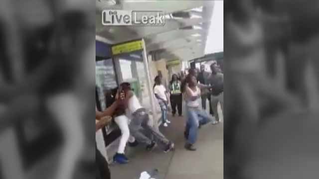 Video surfaces of more violence on a MetroLink platform - KMOV.com