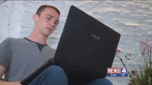 Students enroll in online summer classes in Jefferson County. (Credit: KMOV)